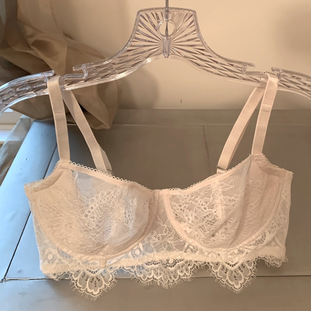 Victoria’s Secret, Dream Angels, Wicked,  Balconette Unlined lace bra, 38C.
